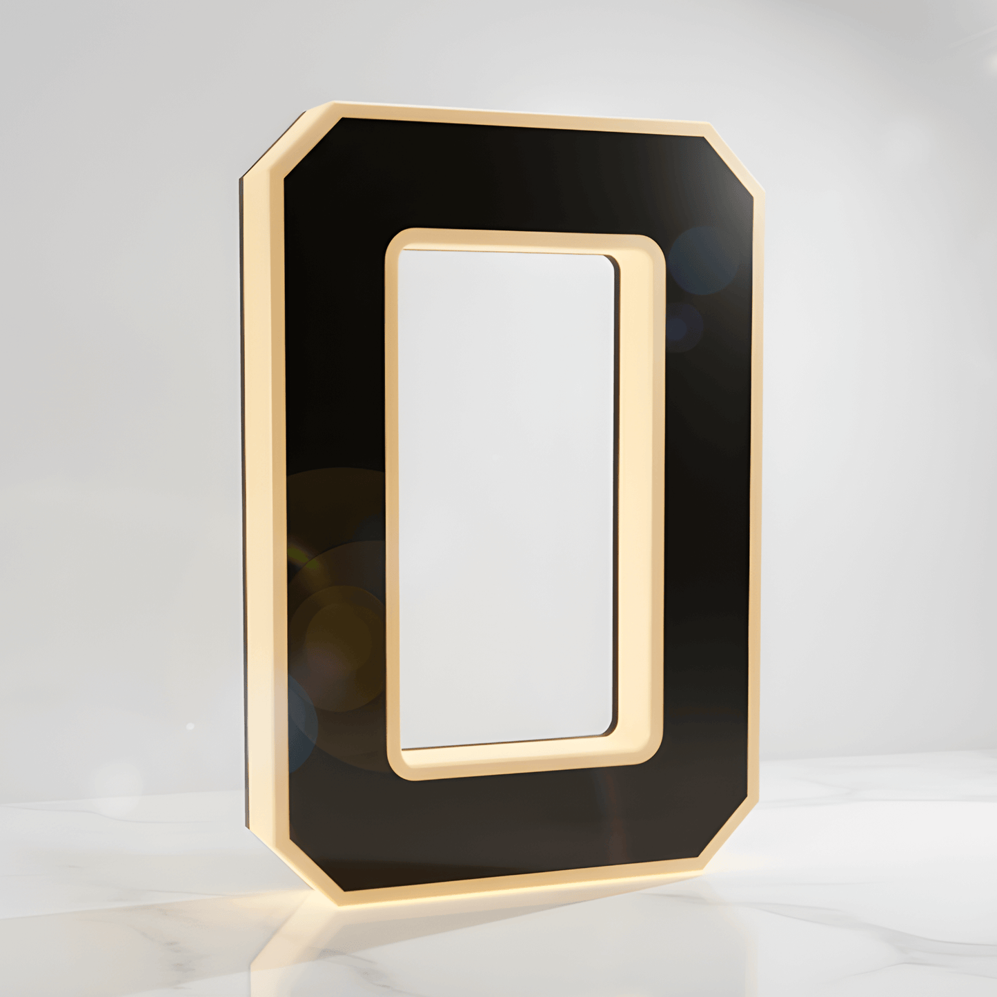 LjusNummer Pro – Energieffektiv solcellslampa med smart sensor och enkel montering.